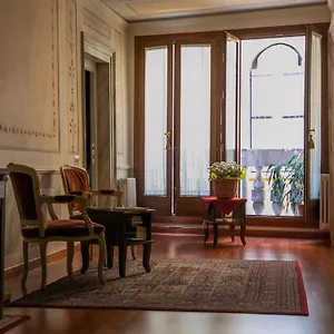 Hidden Gem In Veneza