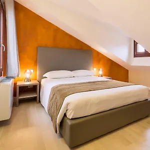 Charming Palace Corte Del Teatro Appartement